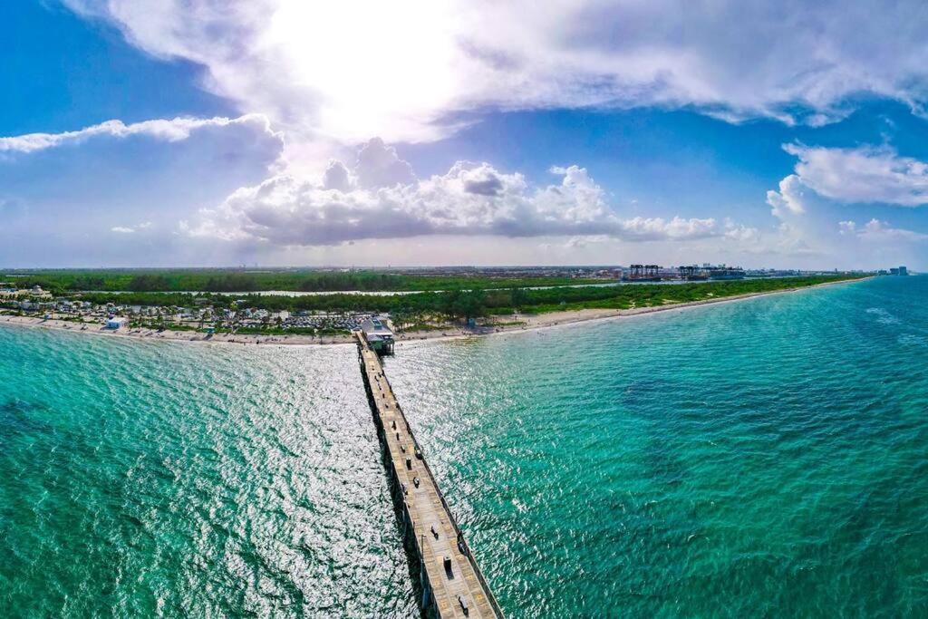 Home With A Pool Close To Beach And Fll Airport Pool Heated October- March 劳德代尔堡 外观 照片