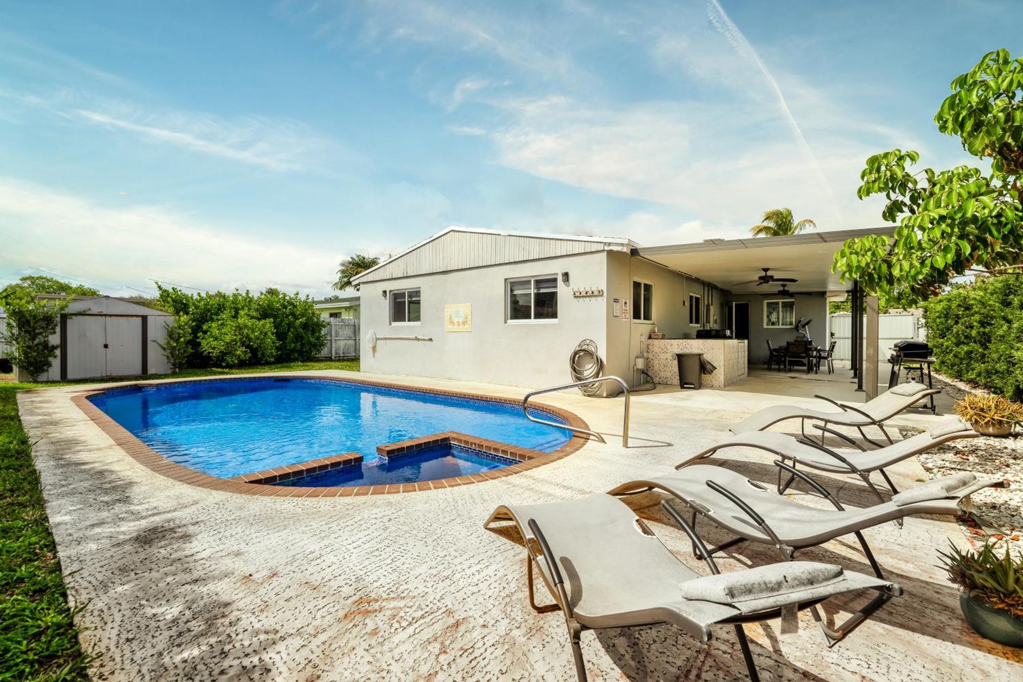 Home With A Pool Close To Beach And Fll Airport Pool Heated October- March 劳德代尔堡 外观 照片